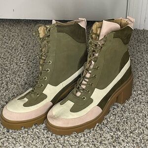 JustFab Olive and Cream Platform Heeled Combat Boots Womens